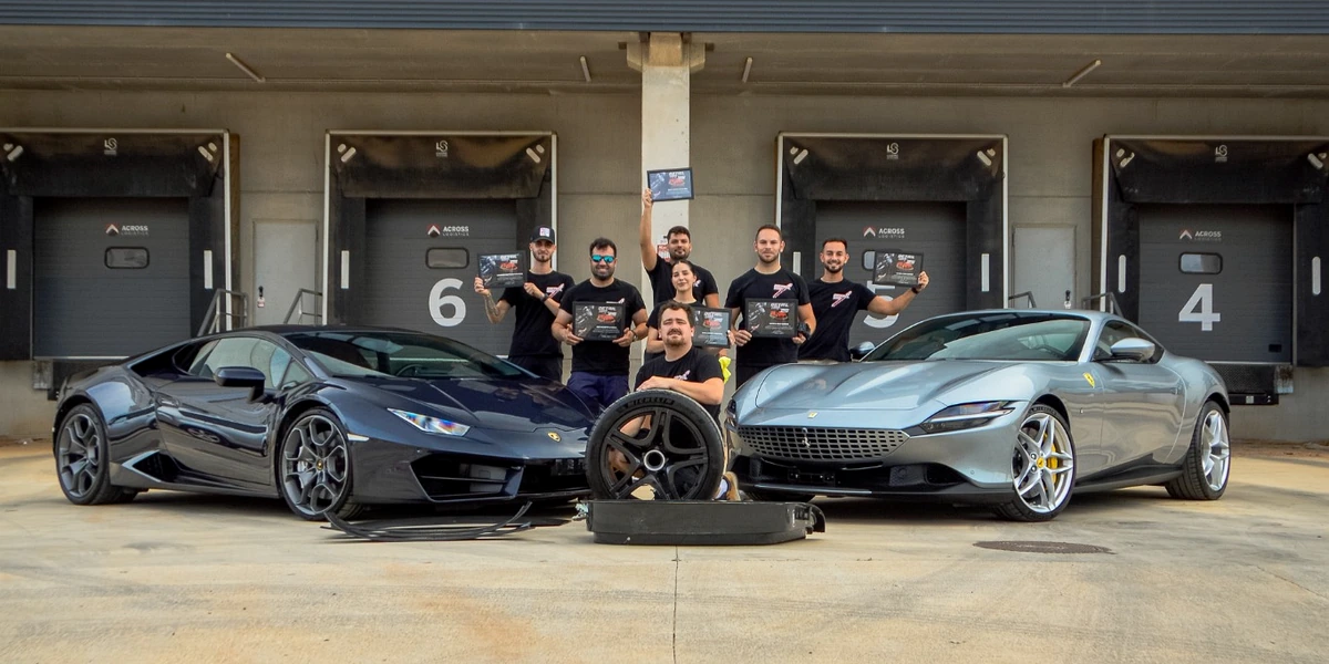 Alumnos con certificado de curso de detailing en Valencia